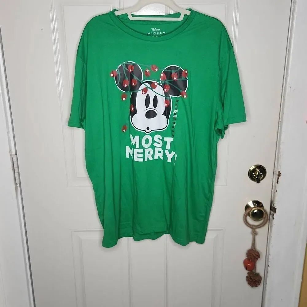 Disney Mickey Mouse Most Merry Christmas green tshirt men's Xxl